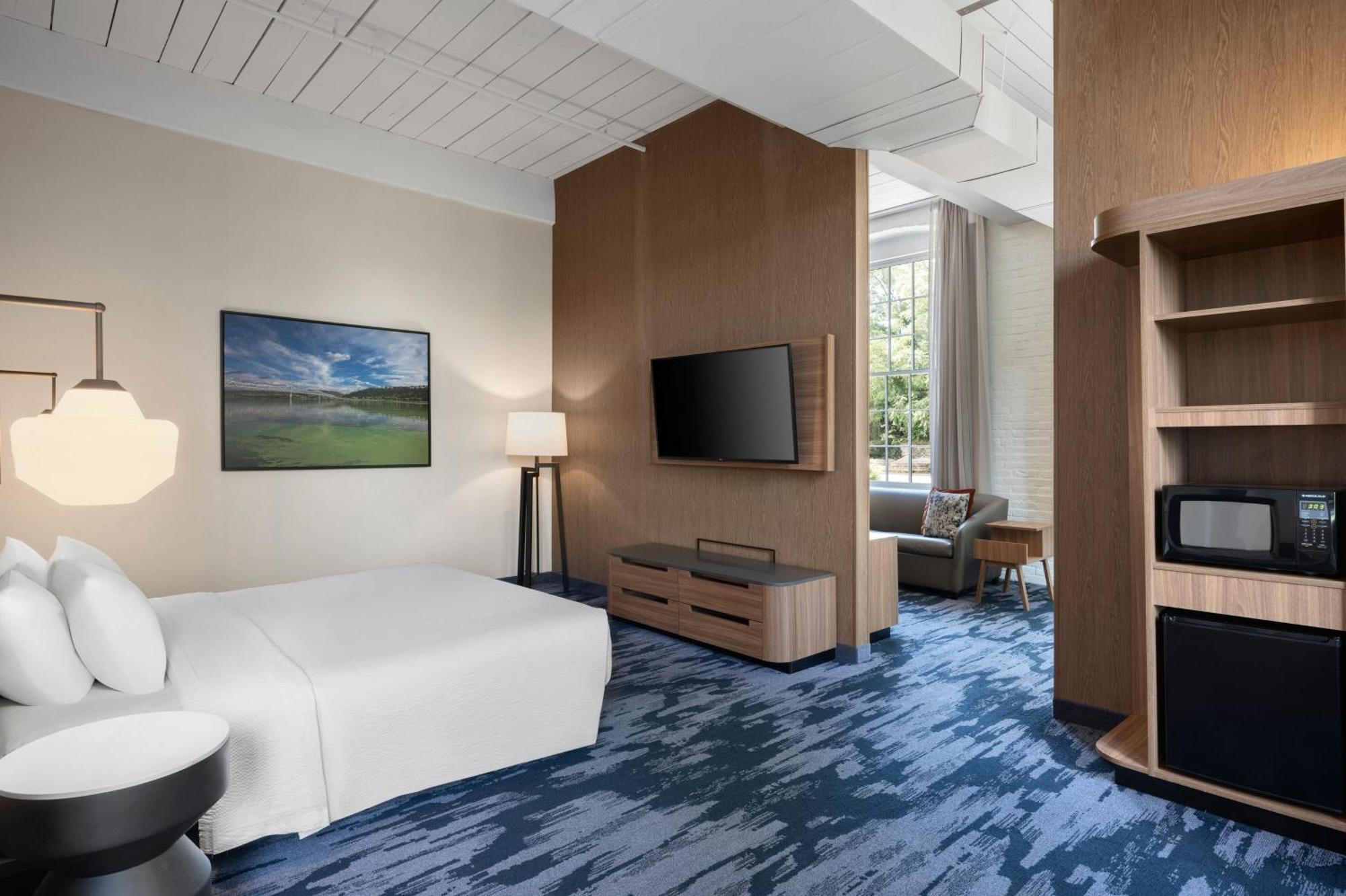 Fairfield Inn & Suites Madison Historic Eagle Cotton Mill エクステリア 写真