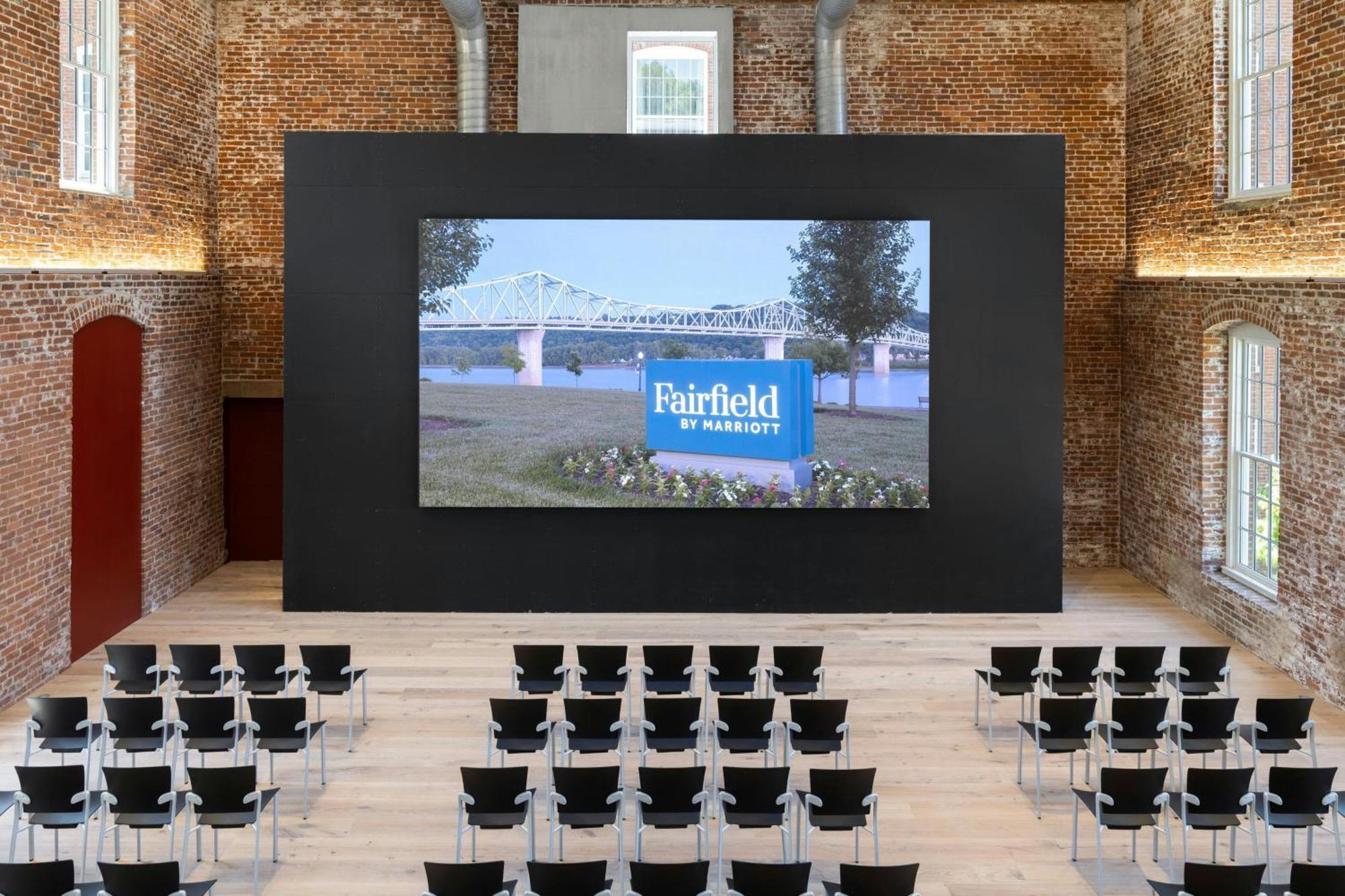 Fairfield Inn & Suites Madison Historic Eagle Cotton Mill エクステリア 写真