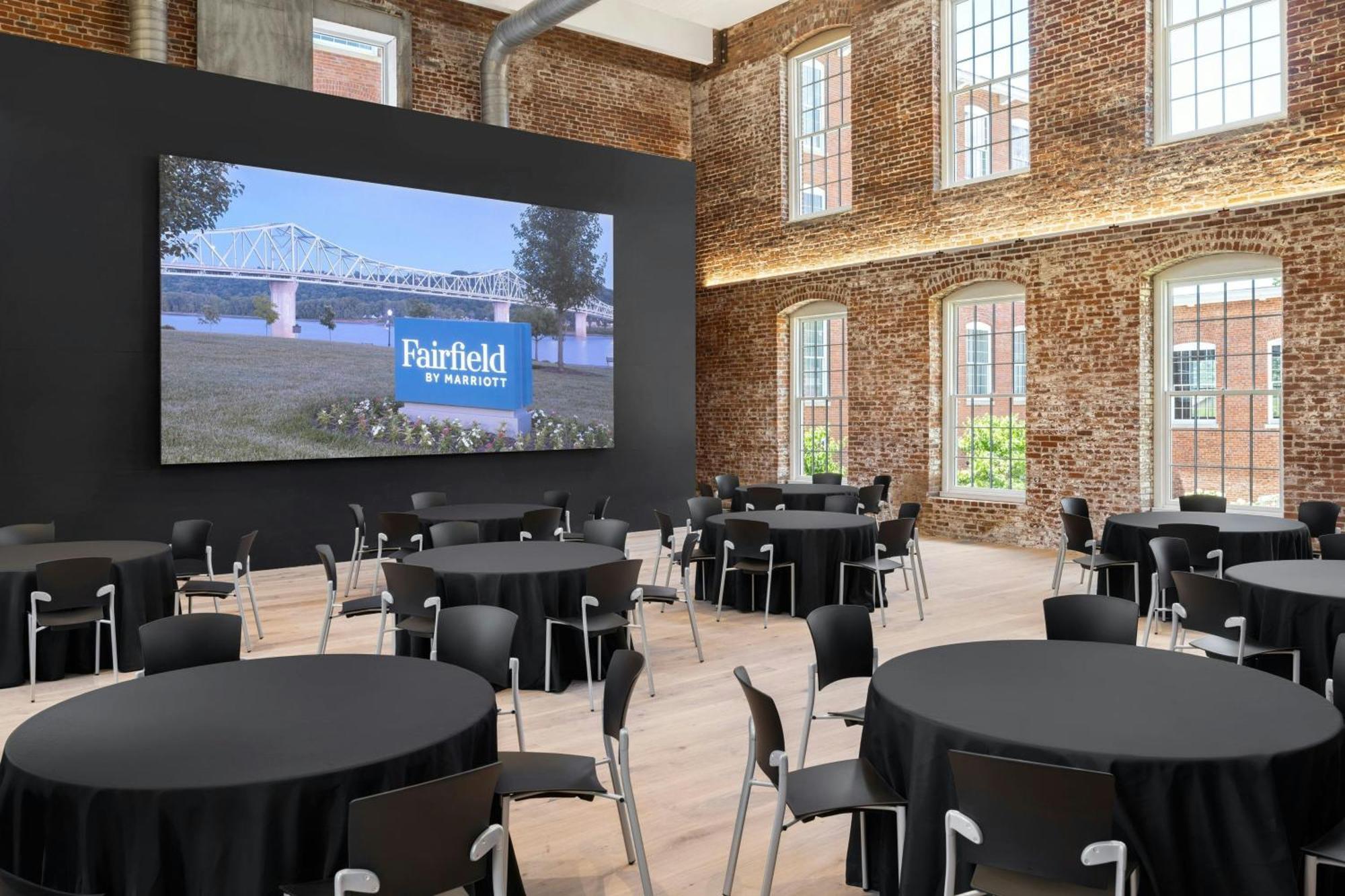 Fairfield Inn & Suites Madison Historic Eagle Cotton Mill エクステリア 写真