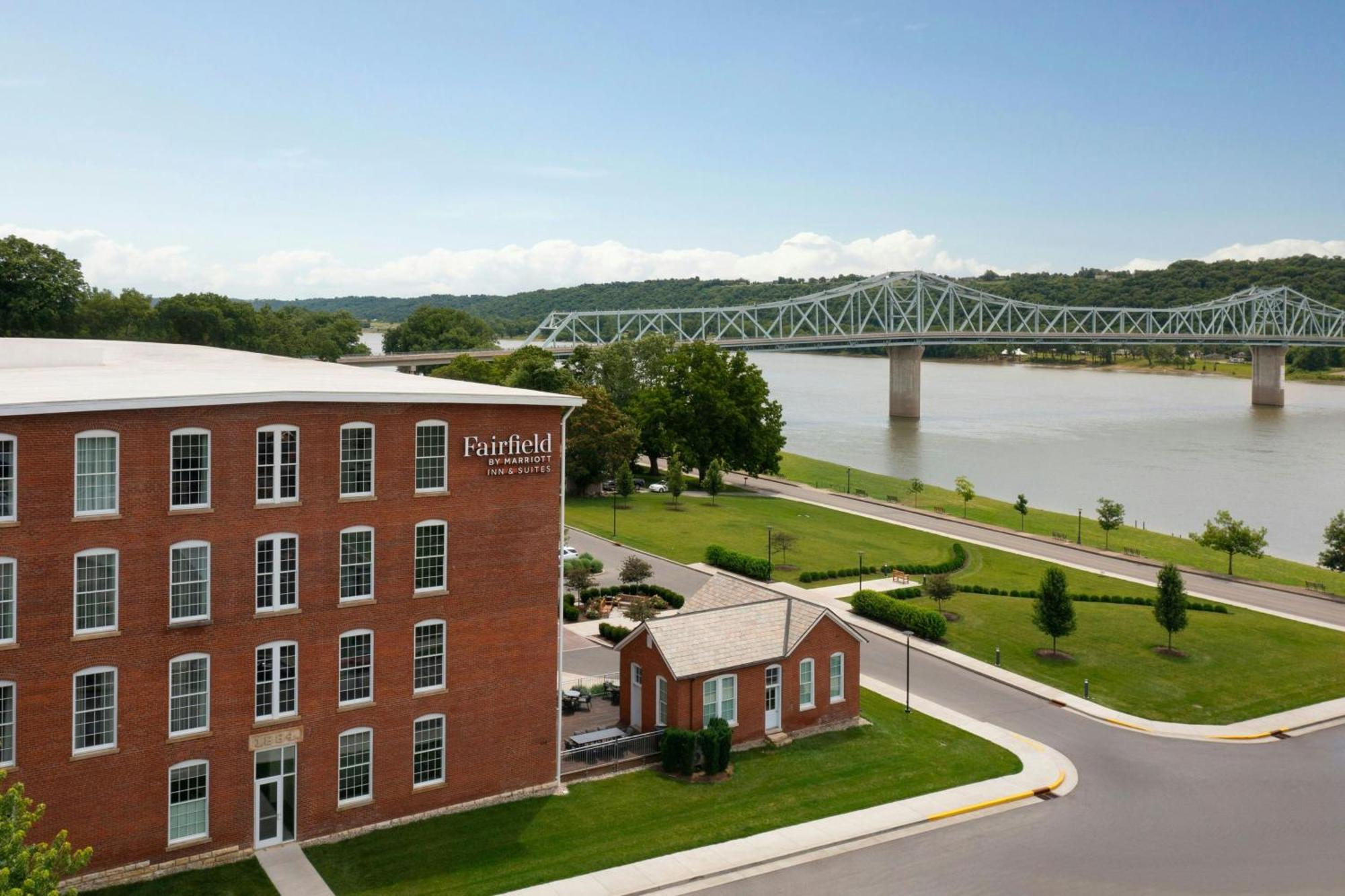 Fairfield Inn & Suites Madison Historic Eagle Cotton Mill エクステリア 写真